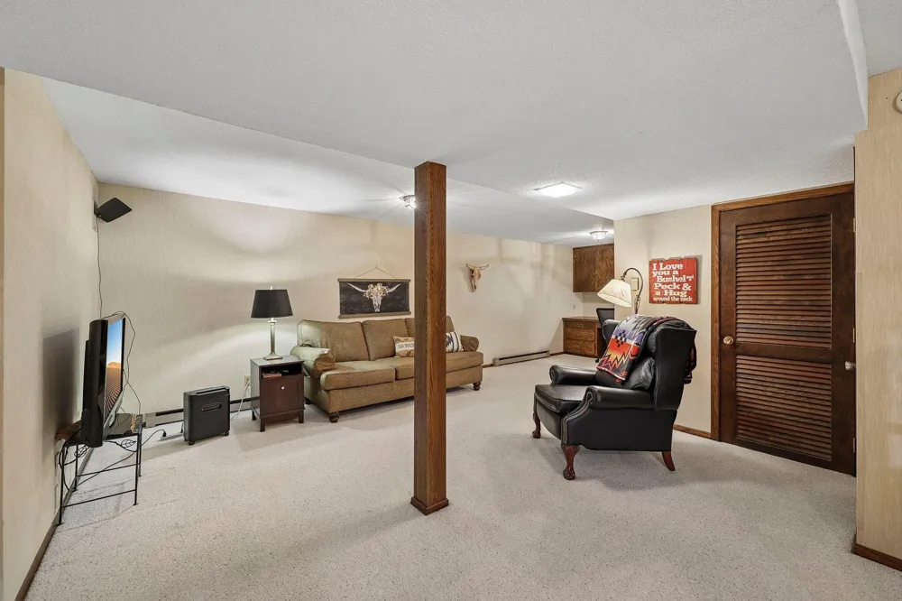28 Birnamwood Drive Burnsville, MN 55337