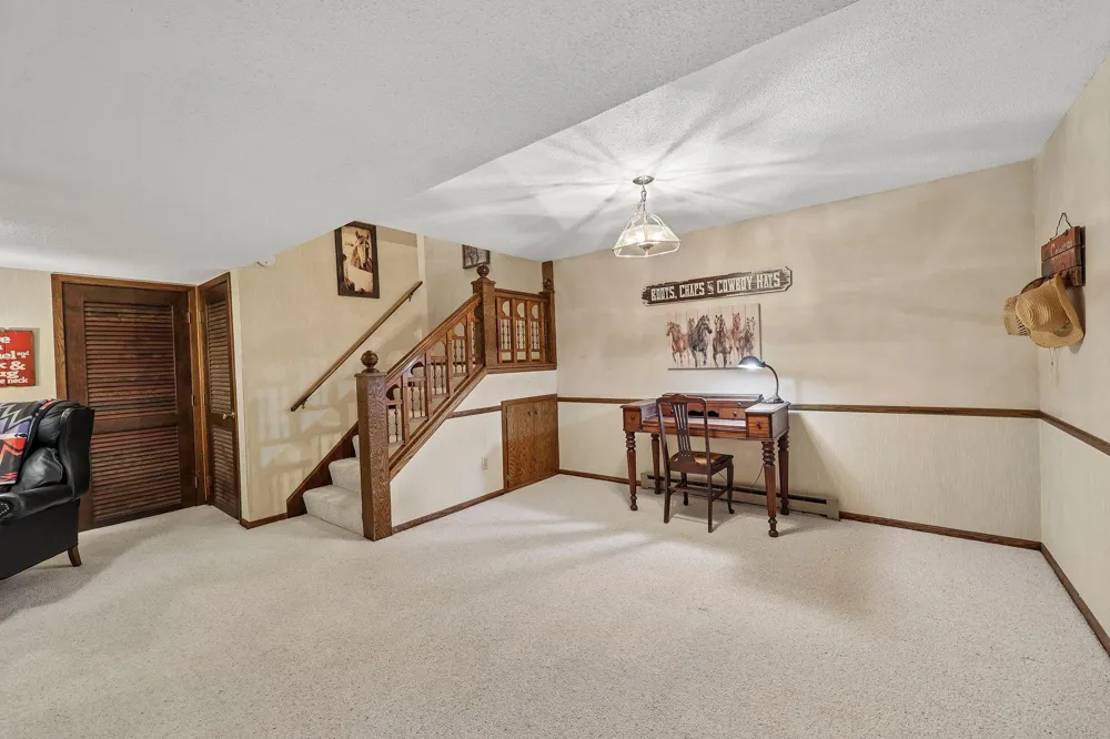 28 Birnamwood Drive Burnsville, MN 55337
