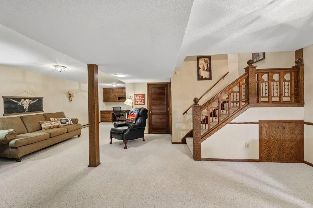 28 Birnamwood Drive Burnsville, MN 55337