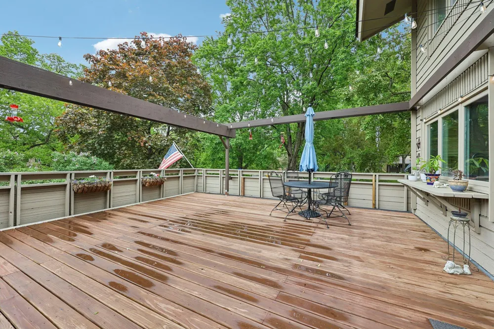 28 Birnamwood Drive Burnsville, MN 55337