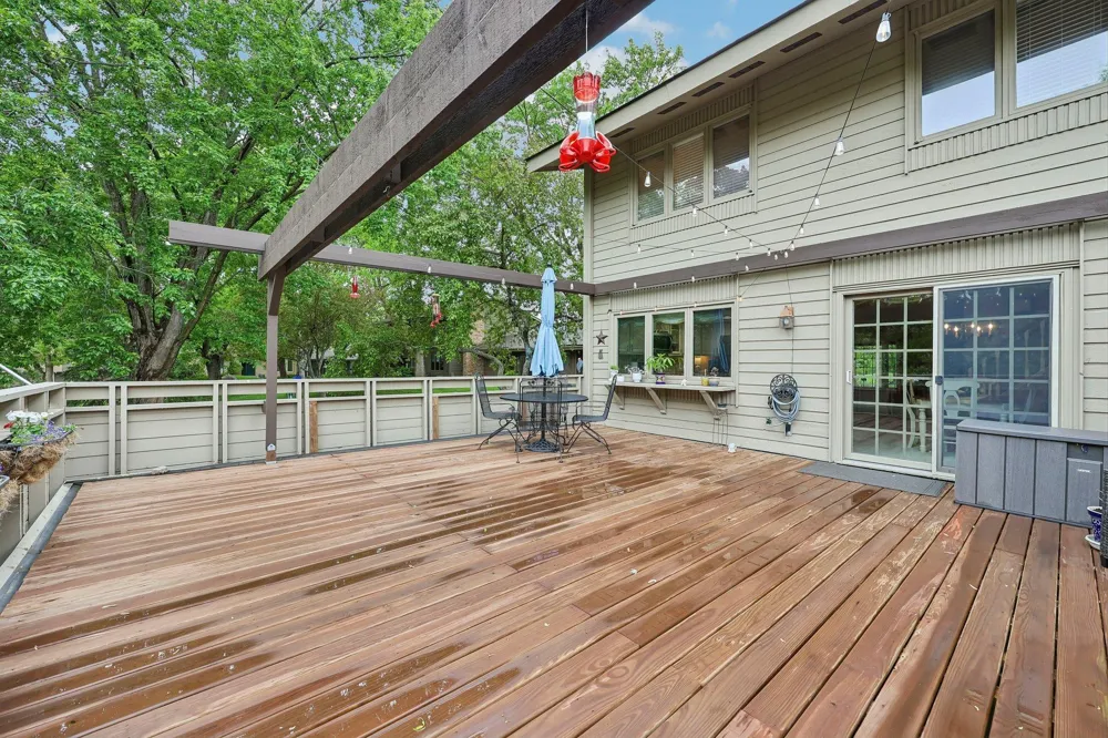 28 Birnamwood Drive Burnsville, MN 55337