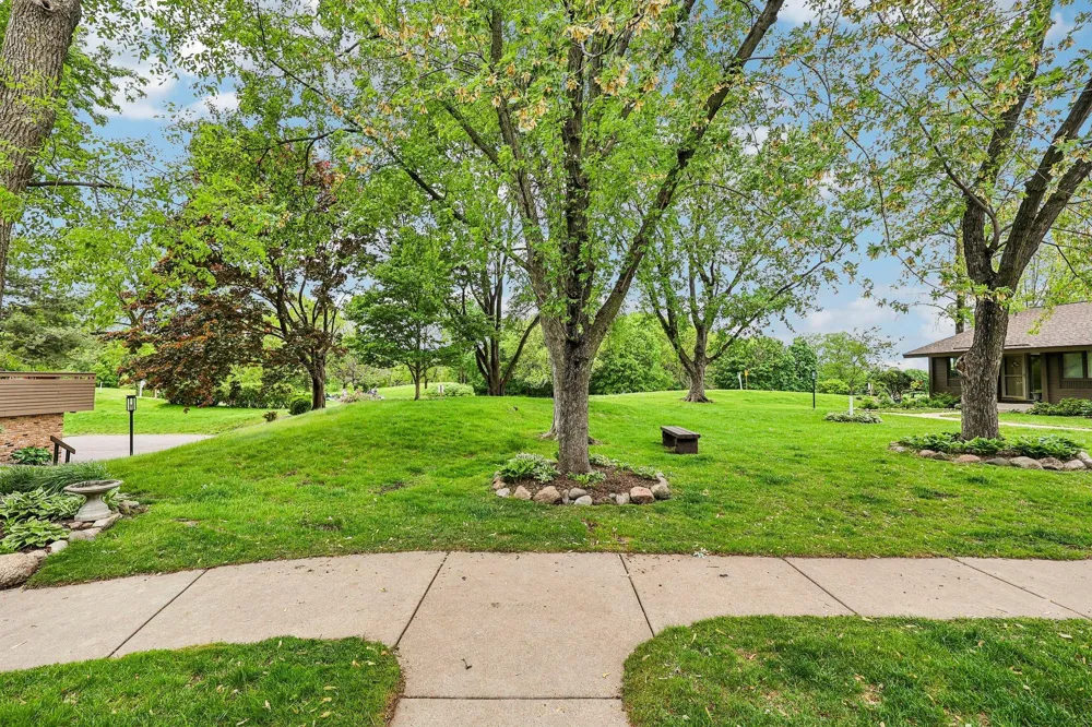 28 Birnamwood Drive Burnsville, MN 55337