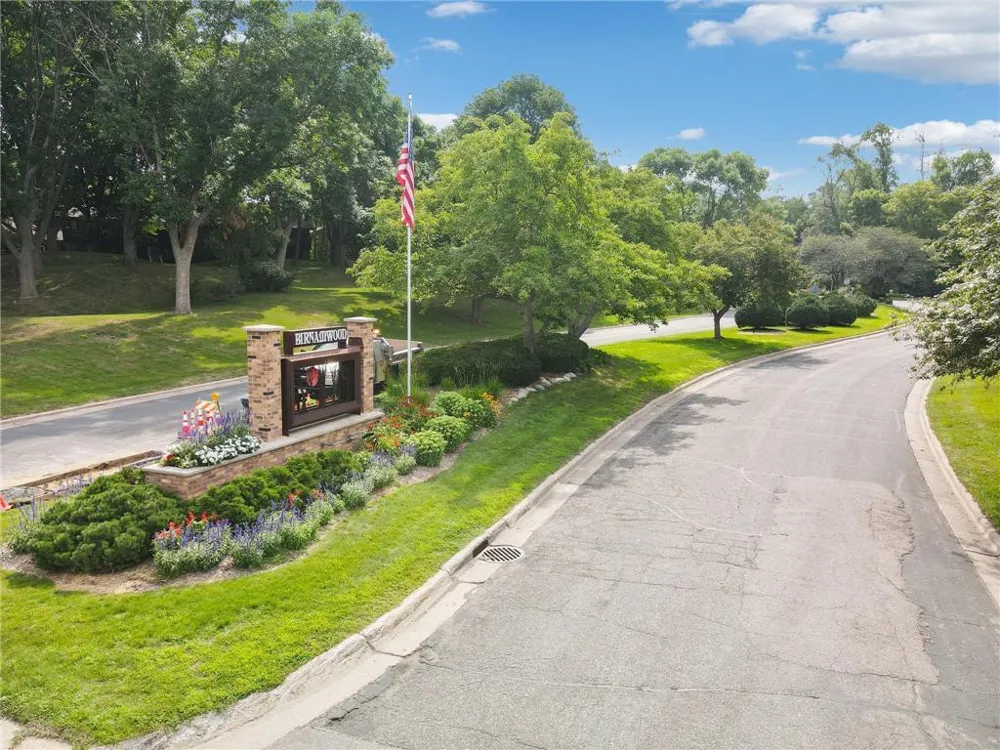 28 Birnamwood Drive Burnsville, MN 55337
