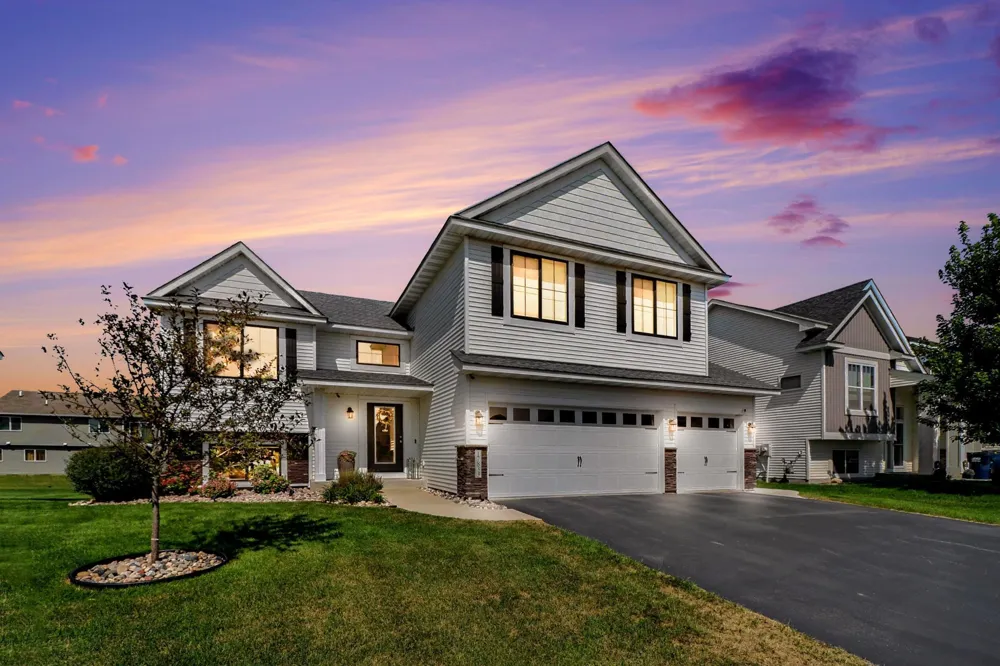 17833 Essex Lane Lakeville, MN 55044