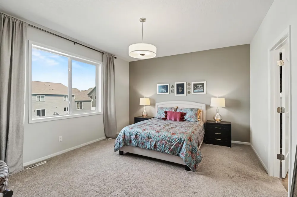 17833 Essex Lane Lakeville, MN 55044