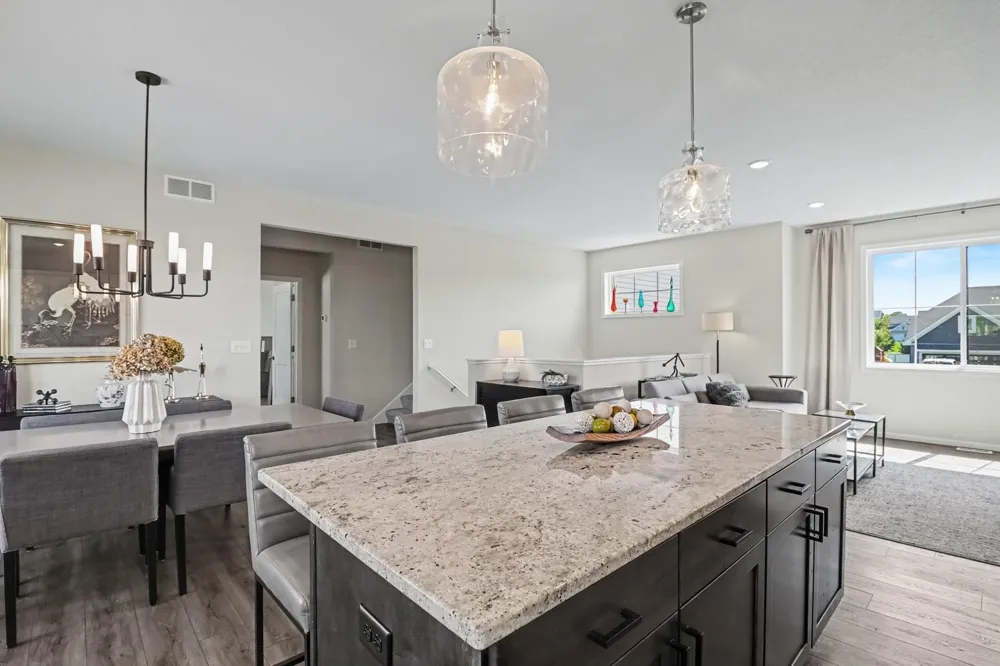 17833 Essex Lane Lakeville, MN 55044