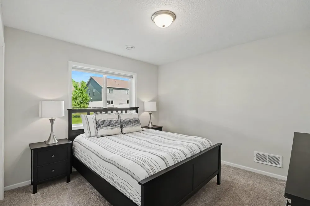 17833 Essex Lane Lakeville, MN 55044