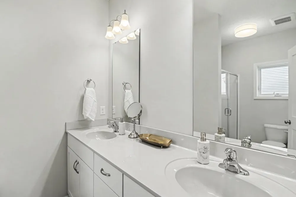 17833 Essex Lane Lakeville, MN 55044