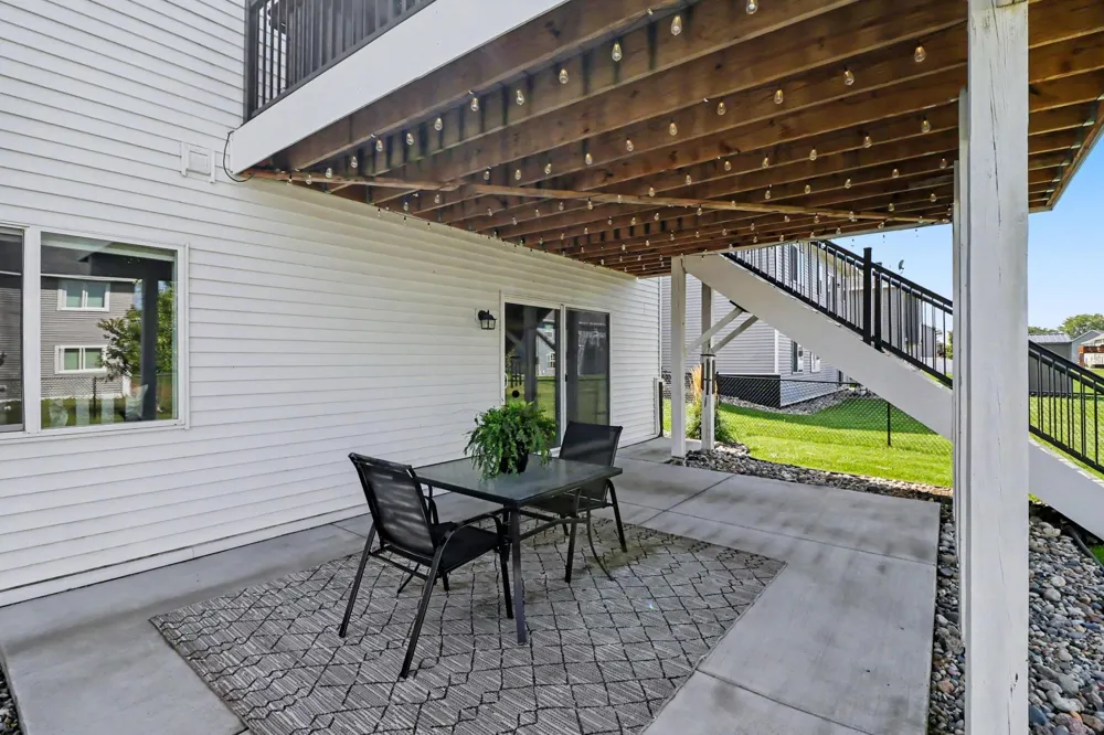 17833 Essex Lane Lakeville, MN 55044