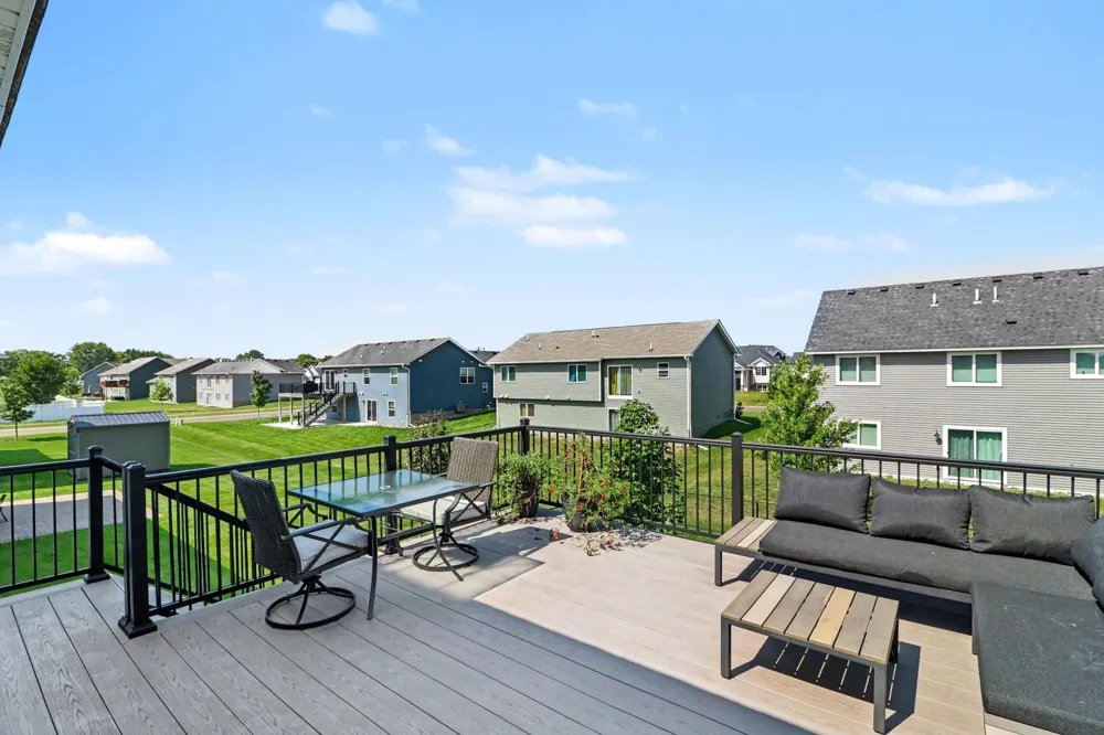 17833 Essex Lane Lakeville, MN 55044