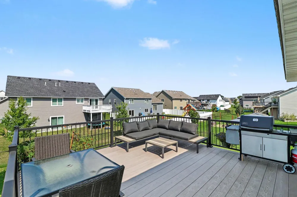 17833 Essex Lane Lakeville, MN 55044