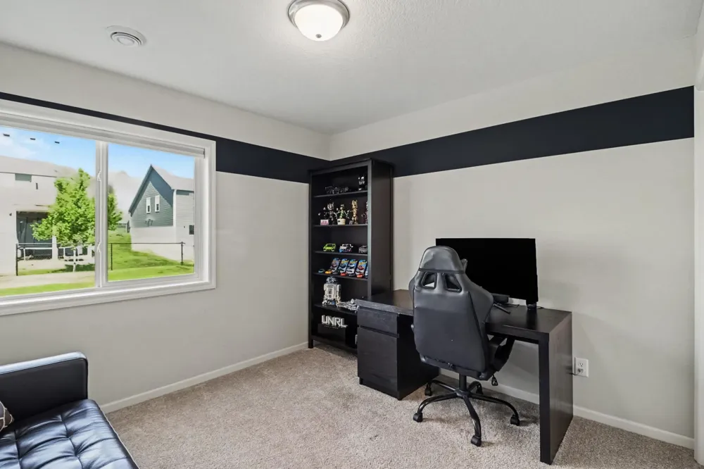 17833 Essex Lane Lakeville, MN 55044