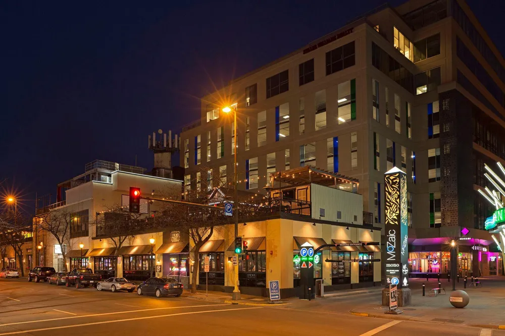 3524 Hennepin Avenue #4 Minneapolis, MN 55408