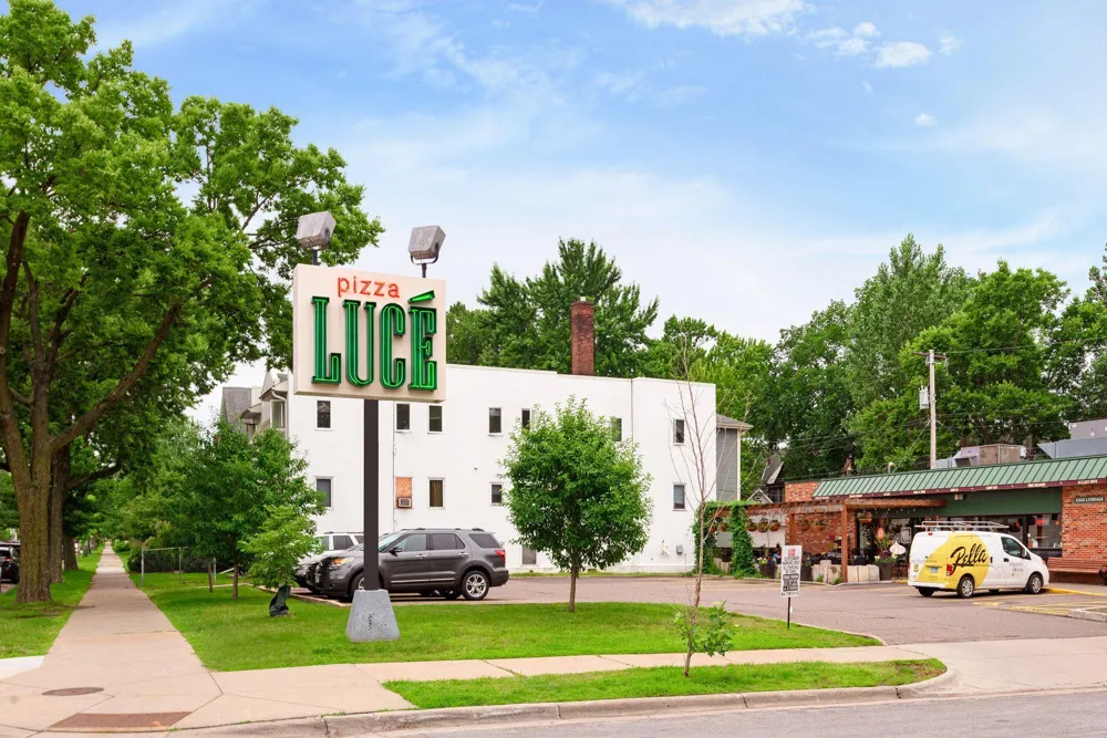 3524 Hennepin Avenue #4 Minneapolis, MN 55408