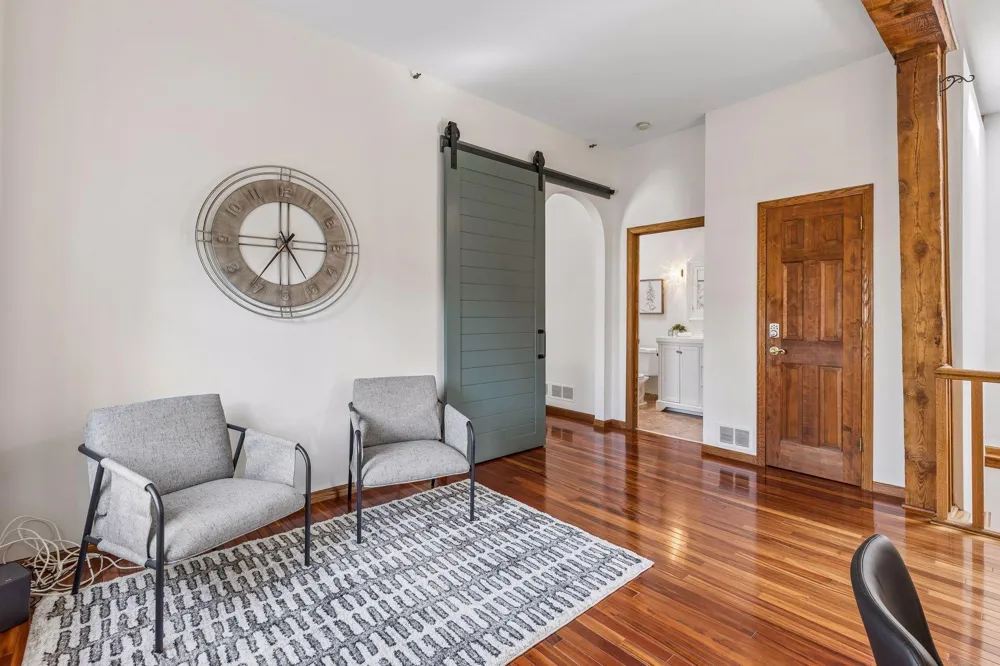 3524 Hennepin Avenue #4 Minneapolis, MN 55408