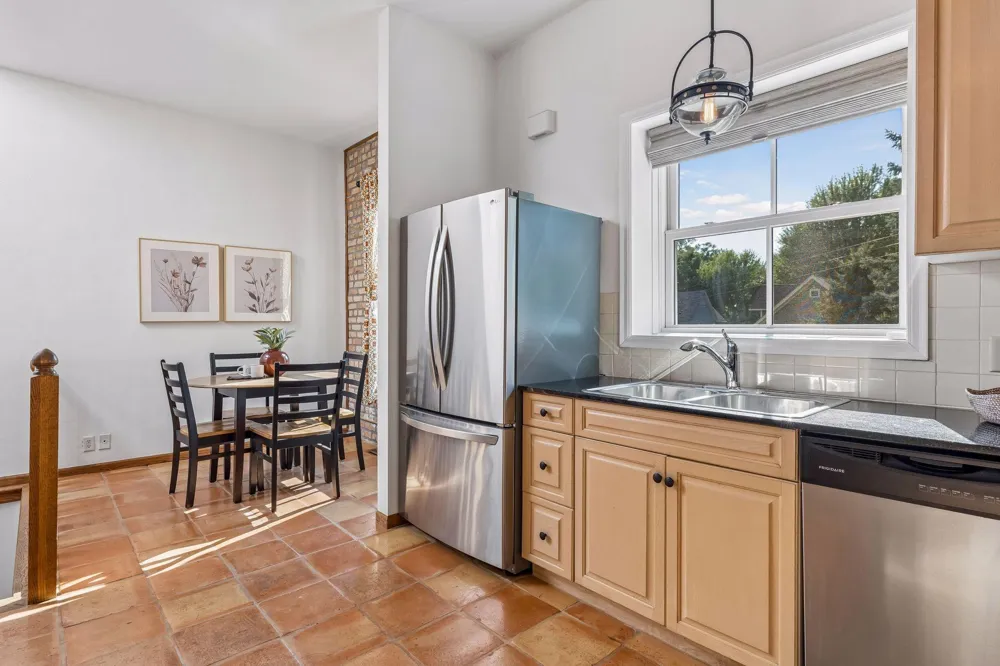 3524 Hennepin Avenue #4 Minneapolis, MN 55408