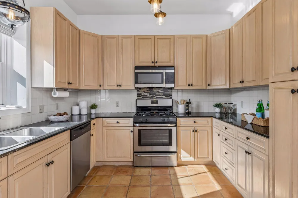 3524 Hennepin Avenue #4 Minneapolis, MN 55408