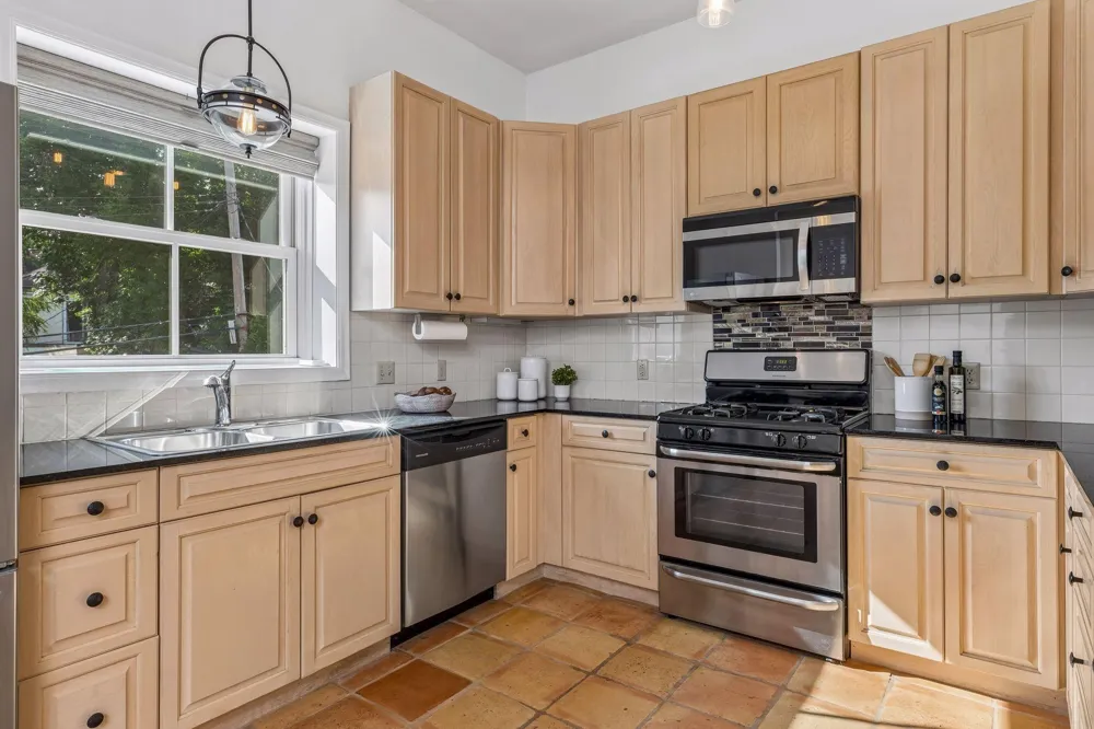 3524 Hennepin Avenue #4 Minneapolis, MN 55408