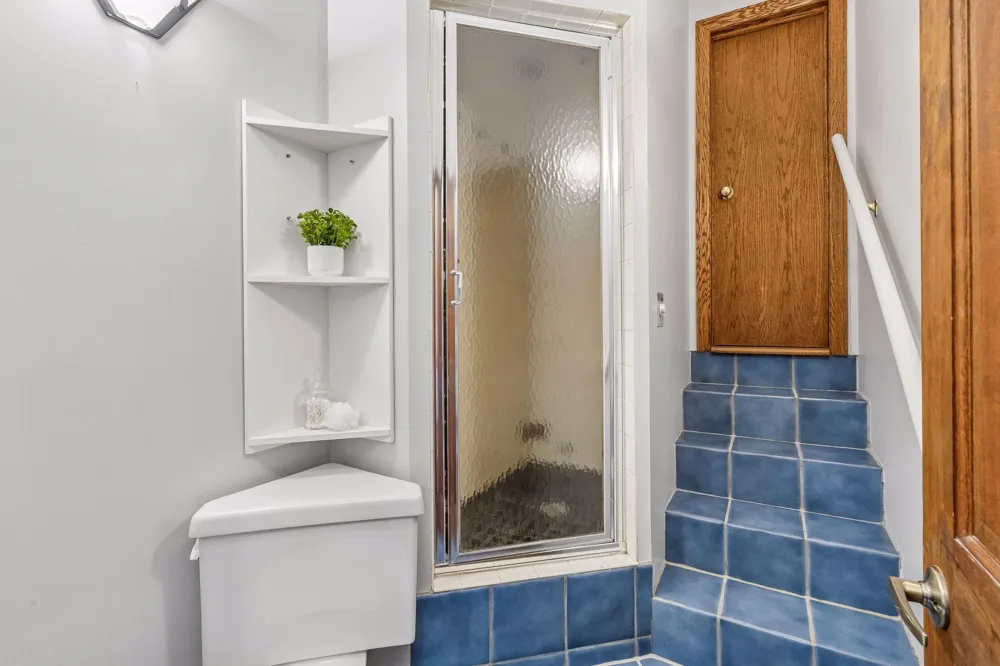 3524 Hennepin Avenue #4 Minneapolis, MN 55408