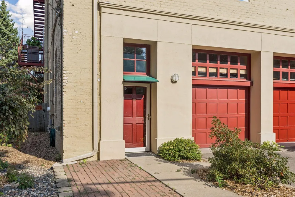 3524 Hennepin Avenue #4 Minneapolis, MN 55408