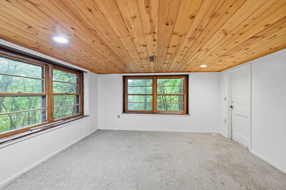 1045 Mcknight Road S Saint Paul, MN 55119