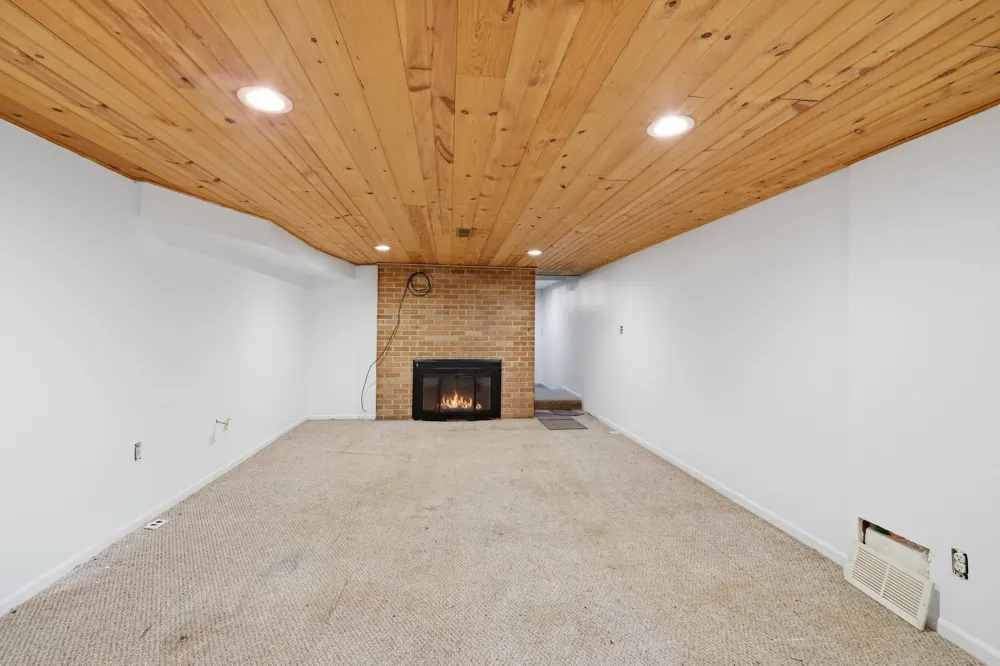 1045 Mcknight Road S Saint Paul, MN 55119