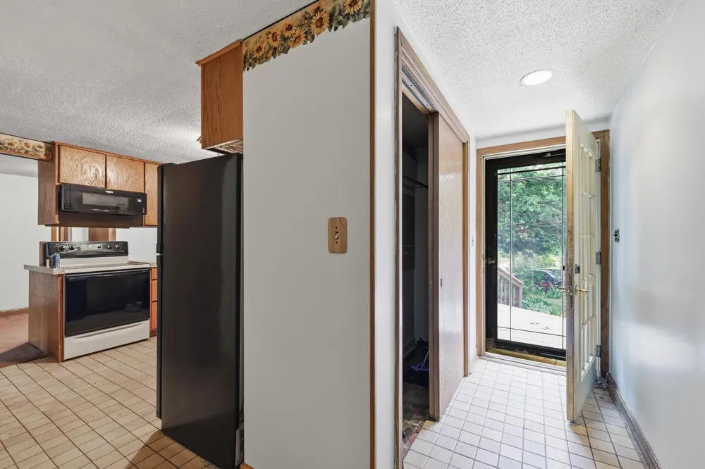 1045 Mcknight Road S Saint Paul, MN 55119