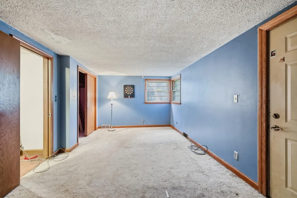 1045 Mcknight Road S Saint Paul, MN 55119