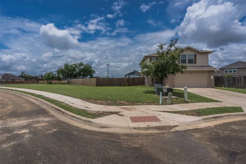 1013 Ranchero Road Leander, TX 78641