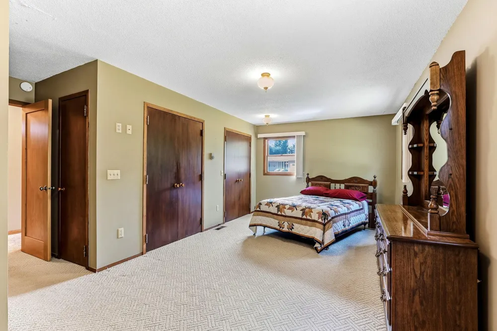 347 Spruce Drive E Annandale, MN 55302