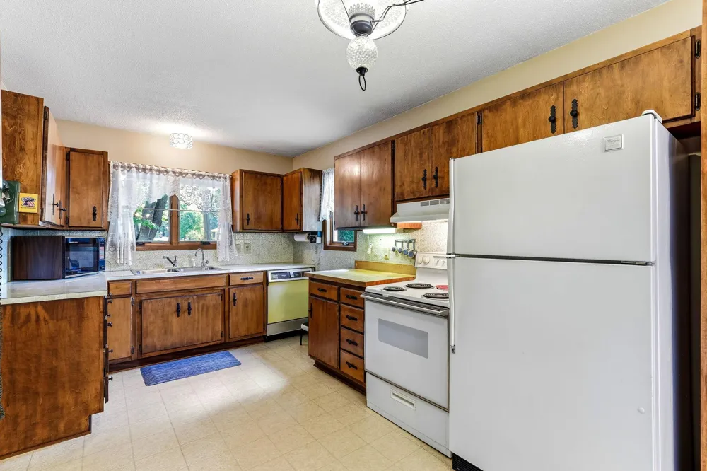 347 Spruce Drive E Annandale, MN 55302