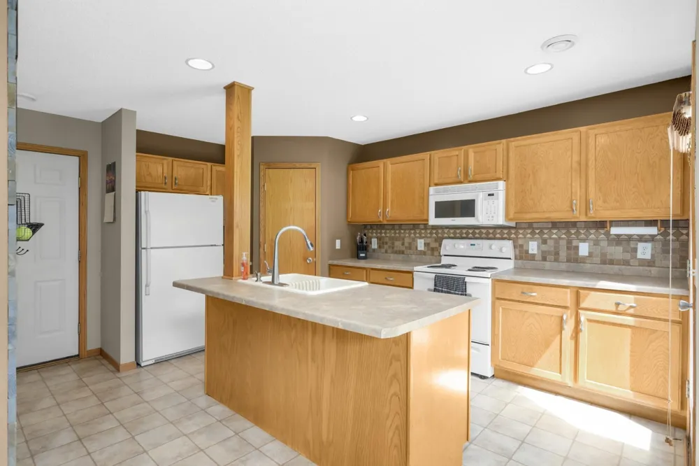 10487 64th Way Albertville, MN 55301