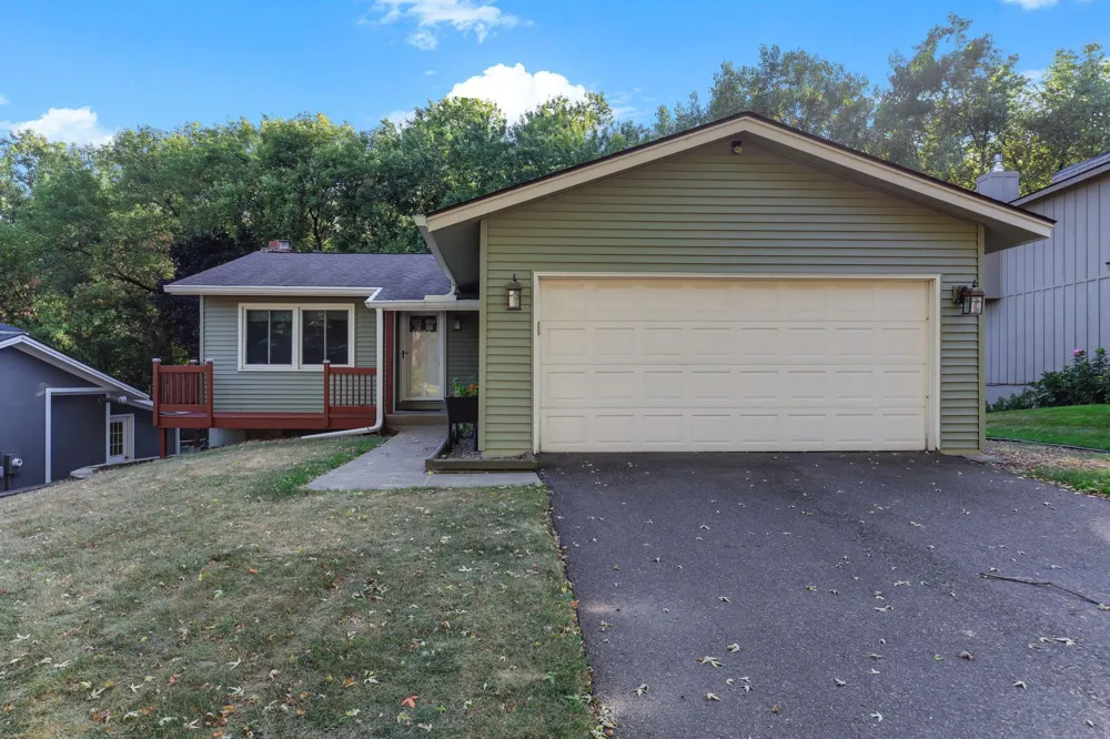 7064 Springhill Circle Eden Prairie, MN 55346