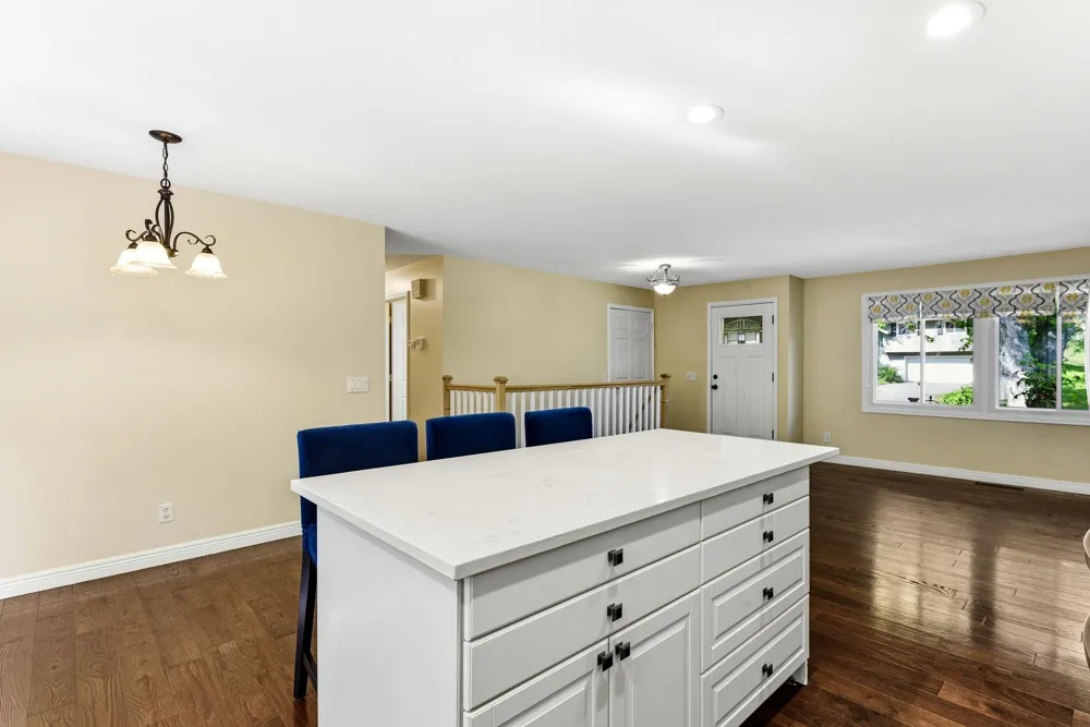 7064 Springhill Circle Eden Prairie, MN 55346