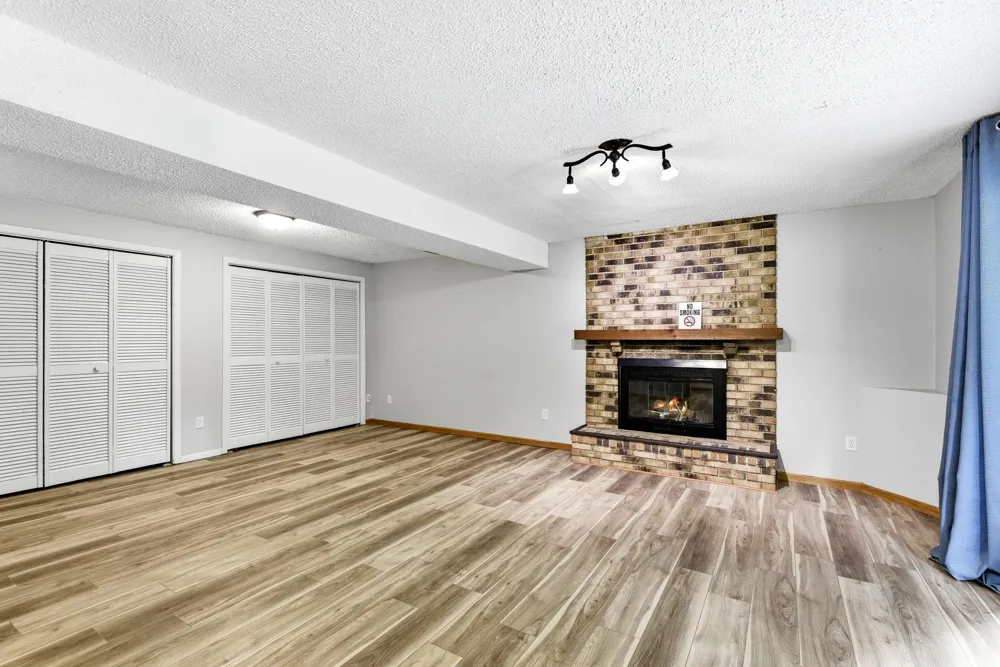 7064 Springhill Circle Eden Prairie, MN 55346