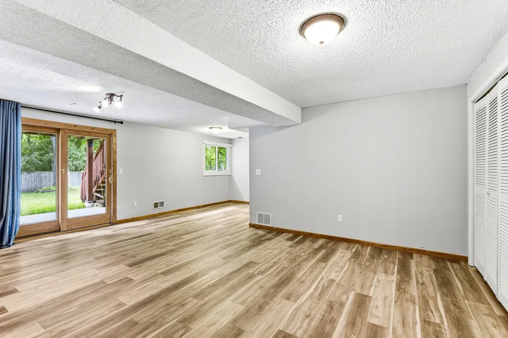7064 Springhill Circle Eden Prairie, MN 55346