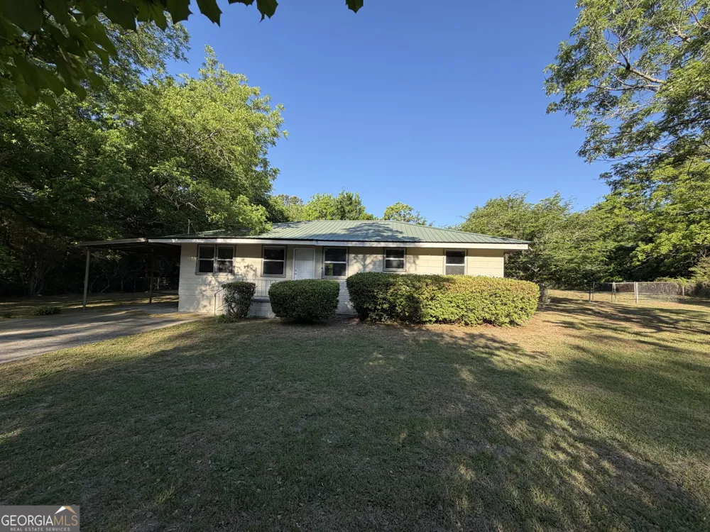 6045 Skipperton RD Macon, GA 31216