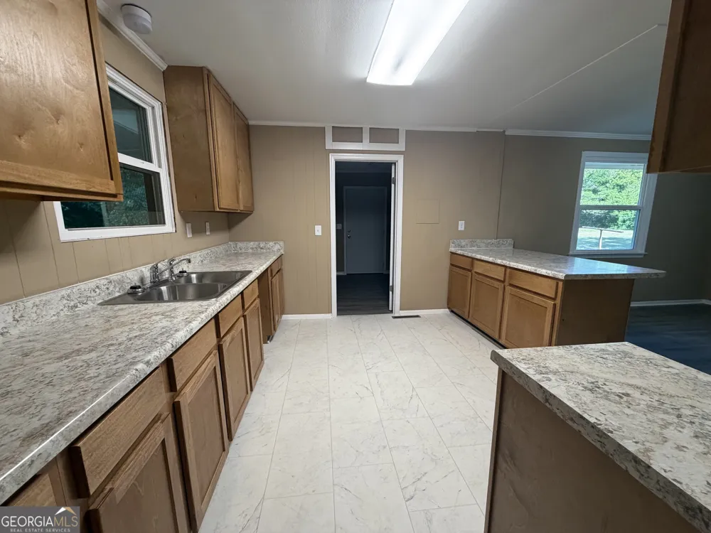 6045 Skipperton RD Macon, GA 31216