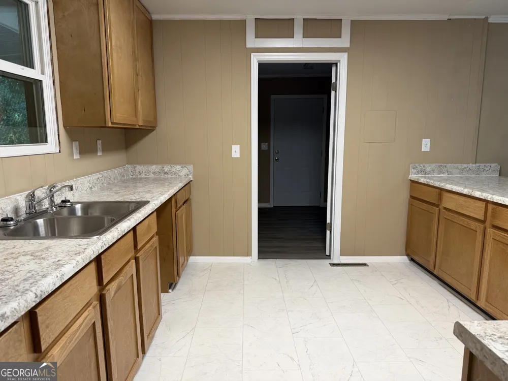 6045 Skipperton RD Macon, GA 31216