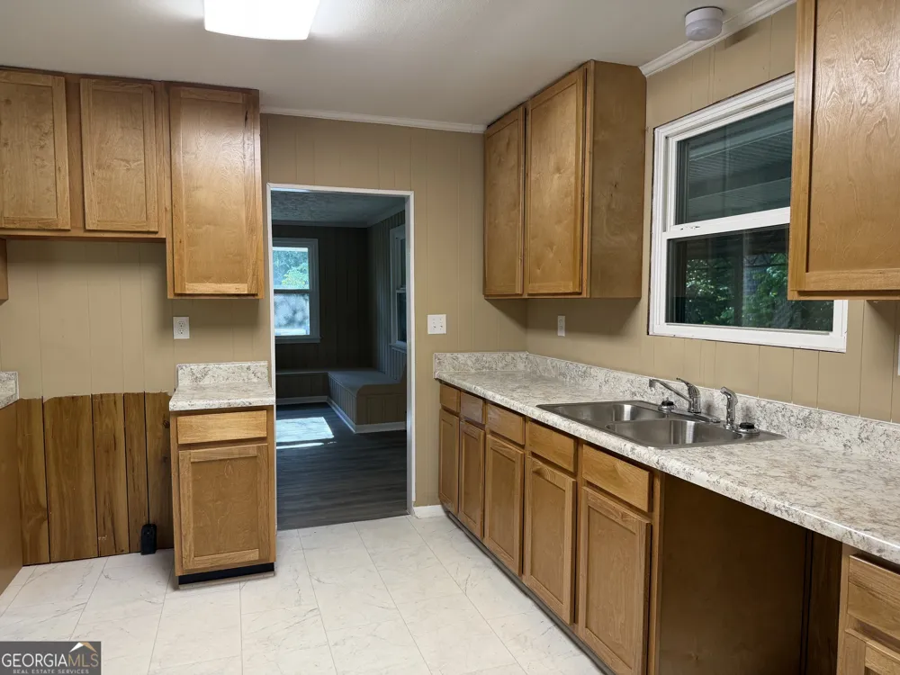 6045 Skipperton RD Macon, GA 31216