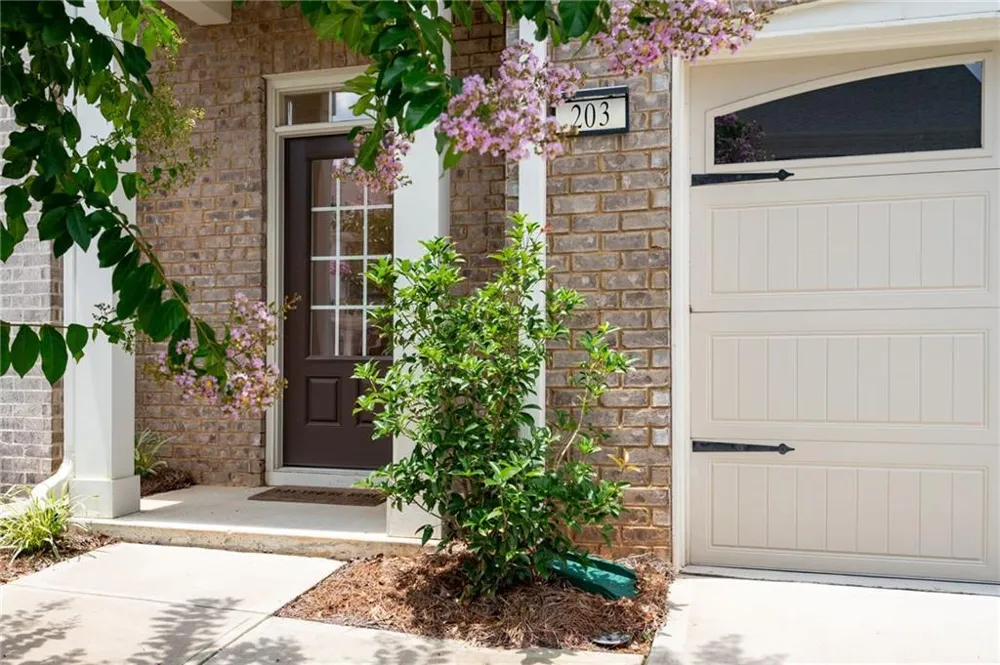 203 Holden Way Woodstock, GA 30189