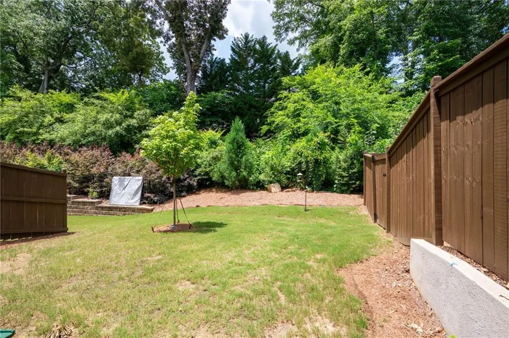 203 Holden Way Woodstock, GA 30189