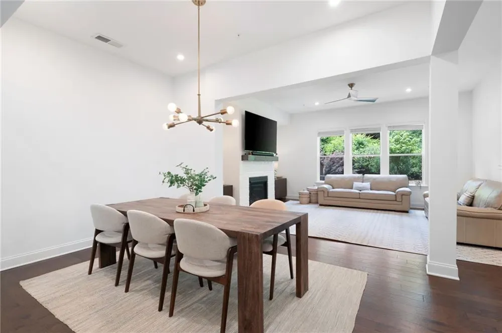 203 Holden Way Woodstock, GA 30189