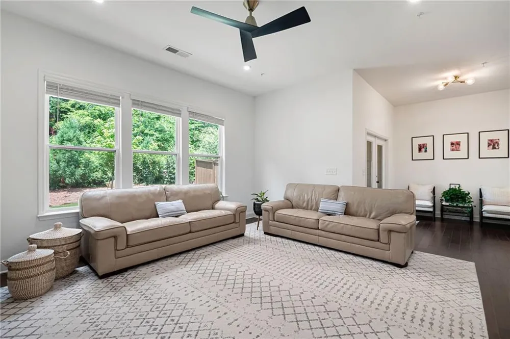 203 Holden Way Woodstock, GA 30189