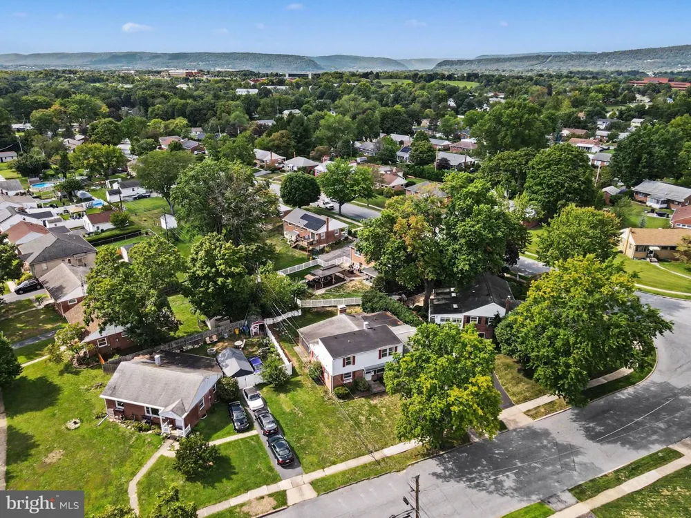 302 WEDGEWOOD ROAD Harrisburg, PA 17109