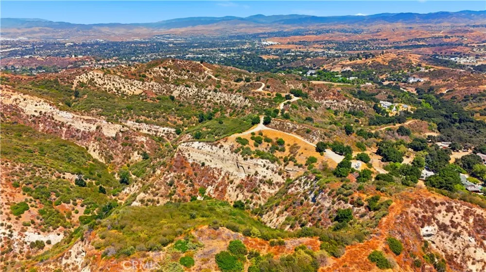 23500 Meaford Ave Newhall, CA 91321