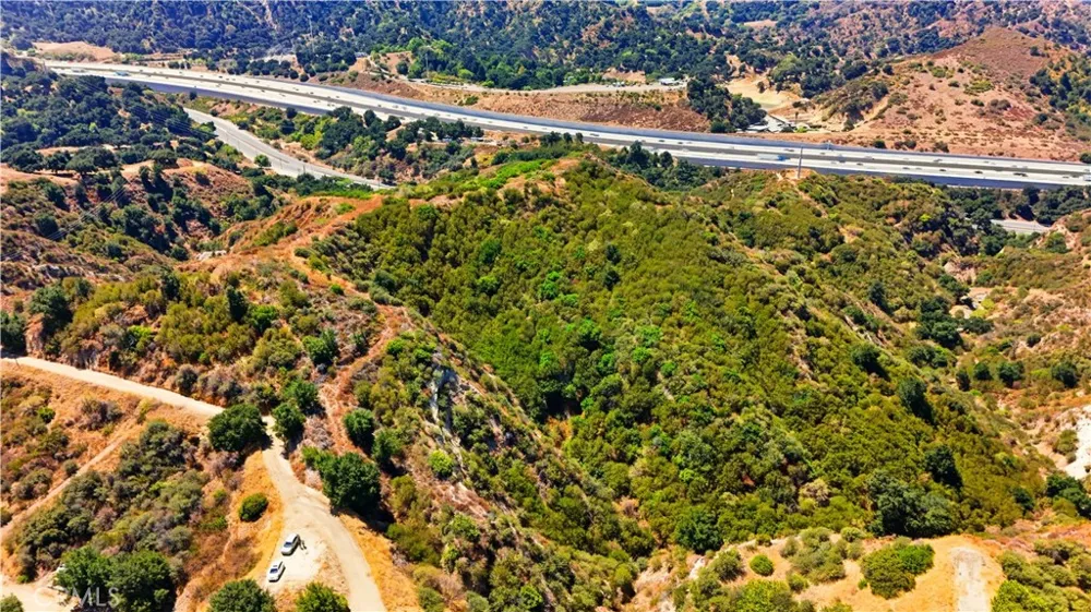 23500 Meaford Ave Newhall, CA 91321