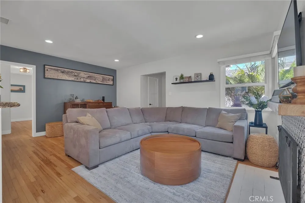 719 Maria Avenue Redondo Beach, CA 90277