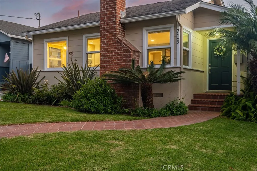 719 Maria Avenue Redondo Beach, CA 90277