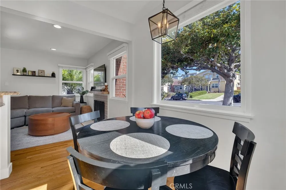 719 Maria Avenue Redondo Beach, CA 90277